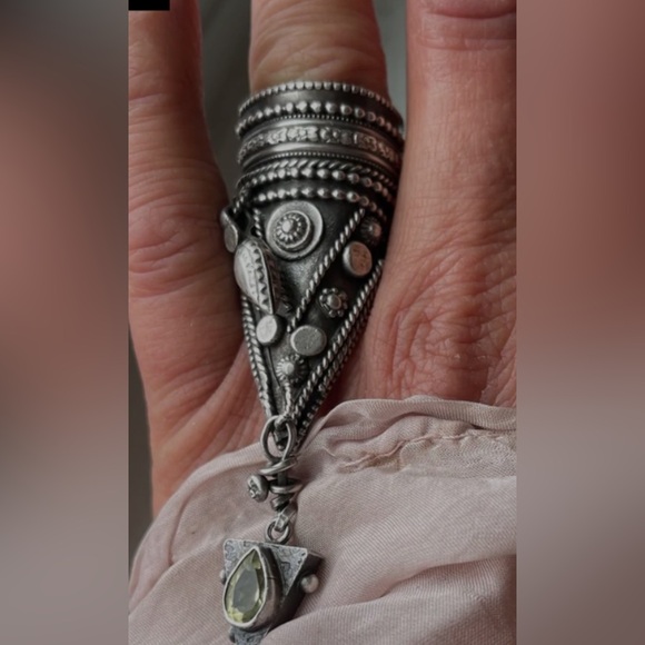 “I am focused” triangle ringSterling Silver 925 Sterling adjustable - Picture 4 of 6